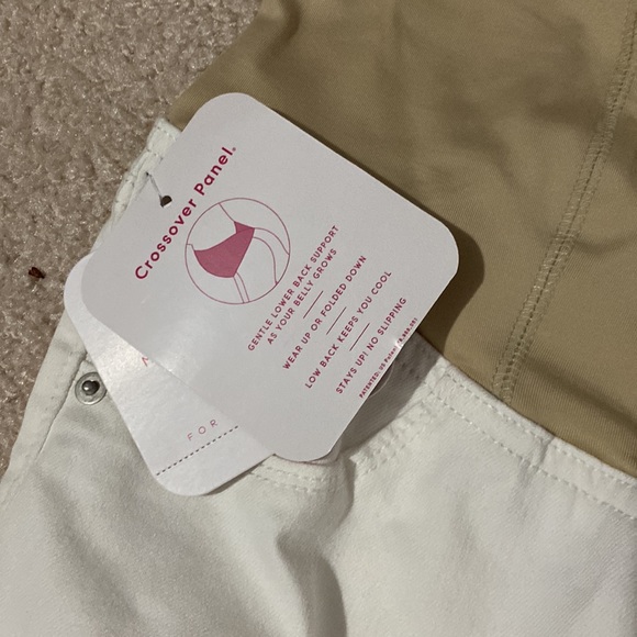 White maternity capris - Picture 2 of 4